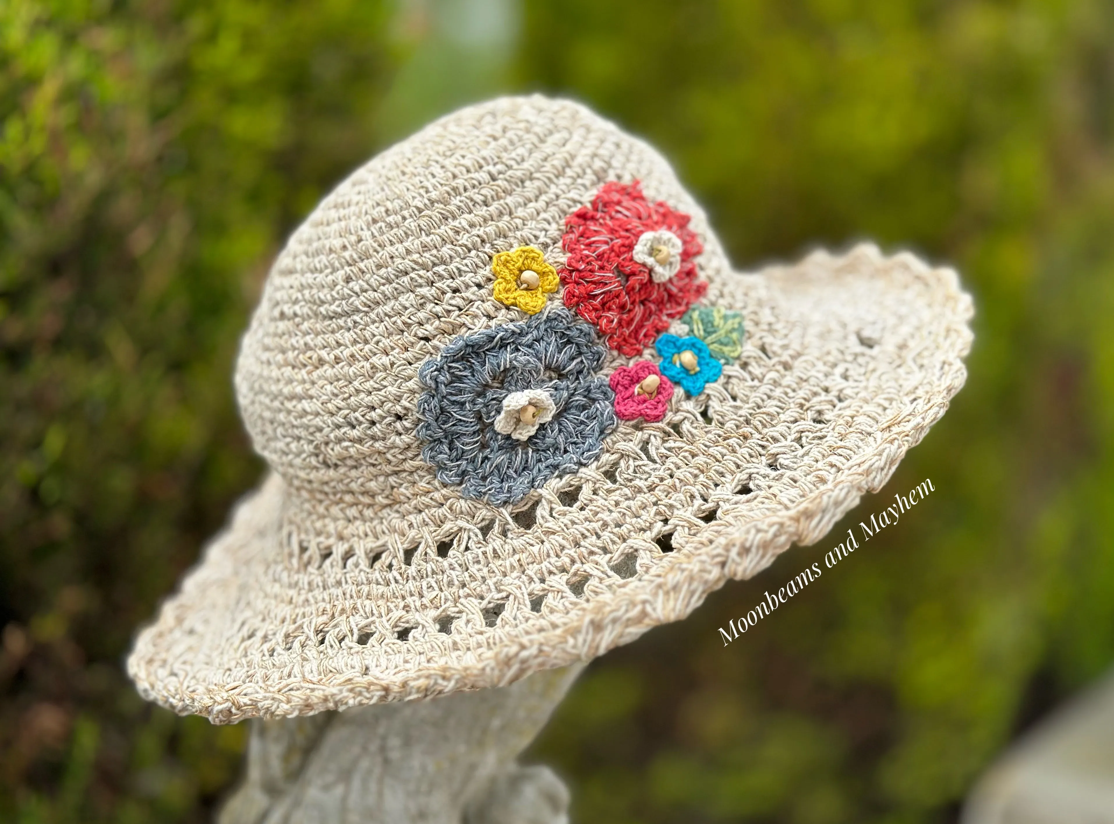 BEAUTIFUL STONE BLOSSOM CROCHET HAT