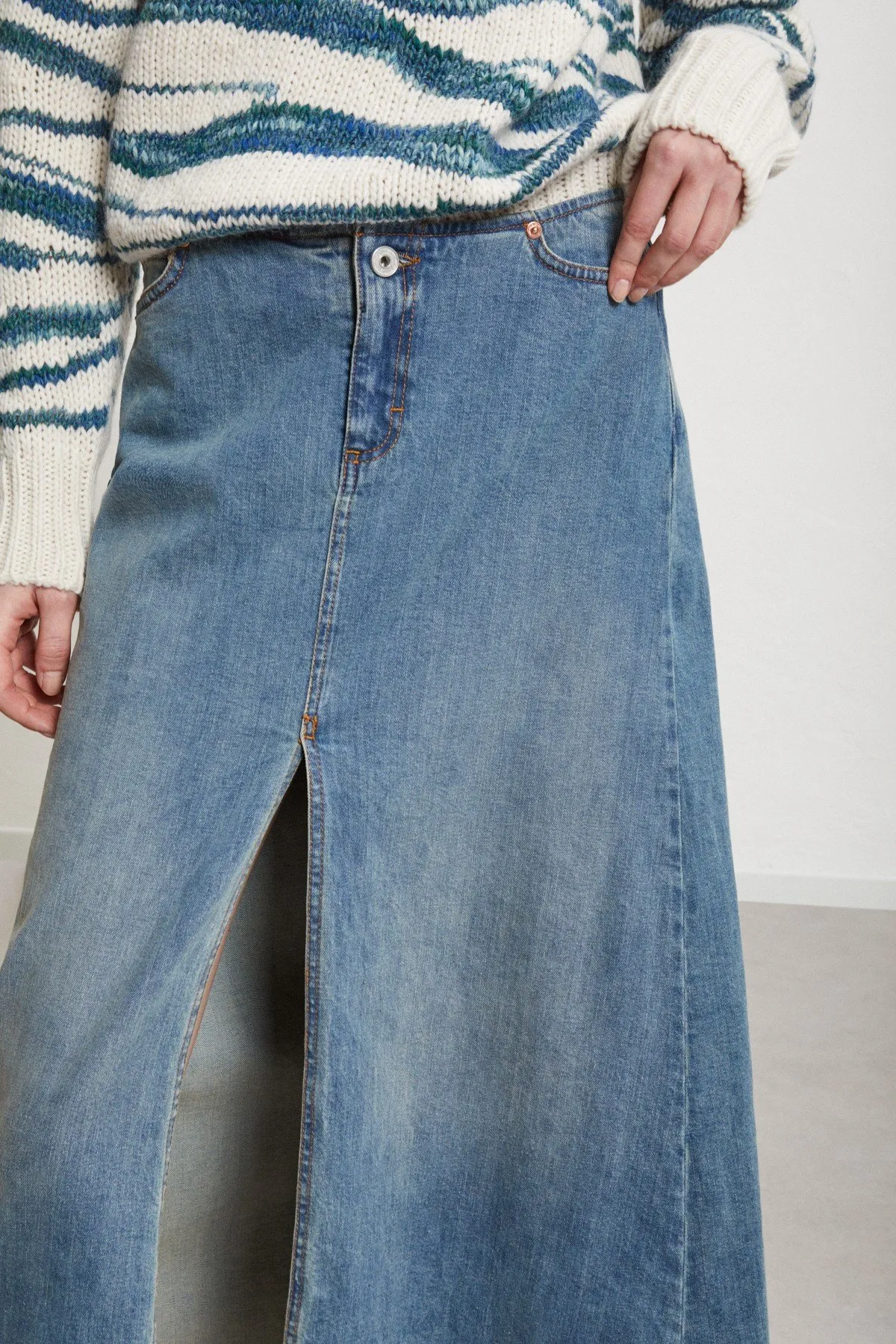 Denim full skirt with split