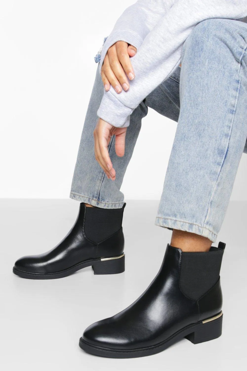 Ribbed Elastic Chelsea Boots