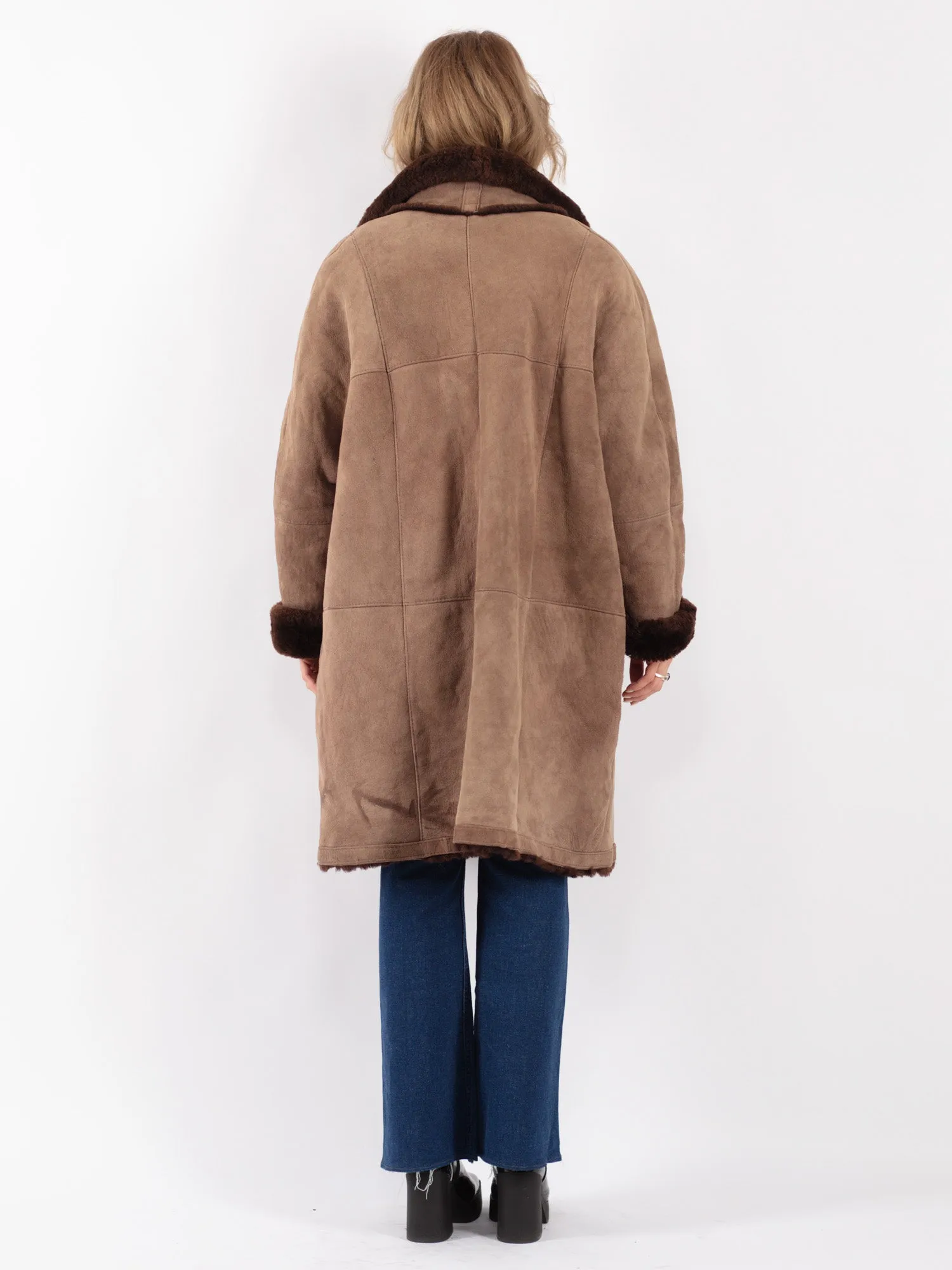 Vintage 90's Women Oversized Sheepskin Coat in Brown