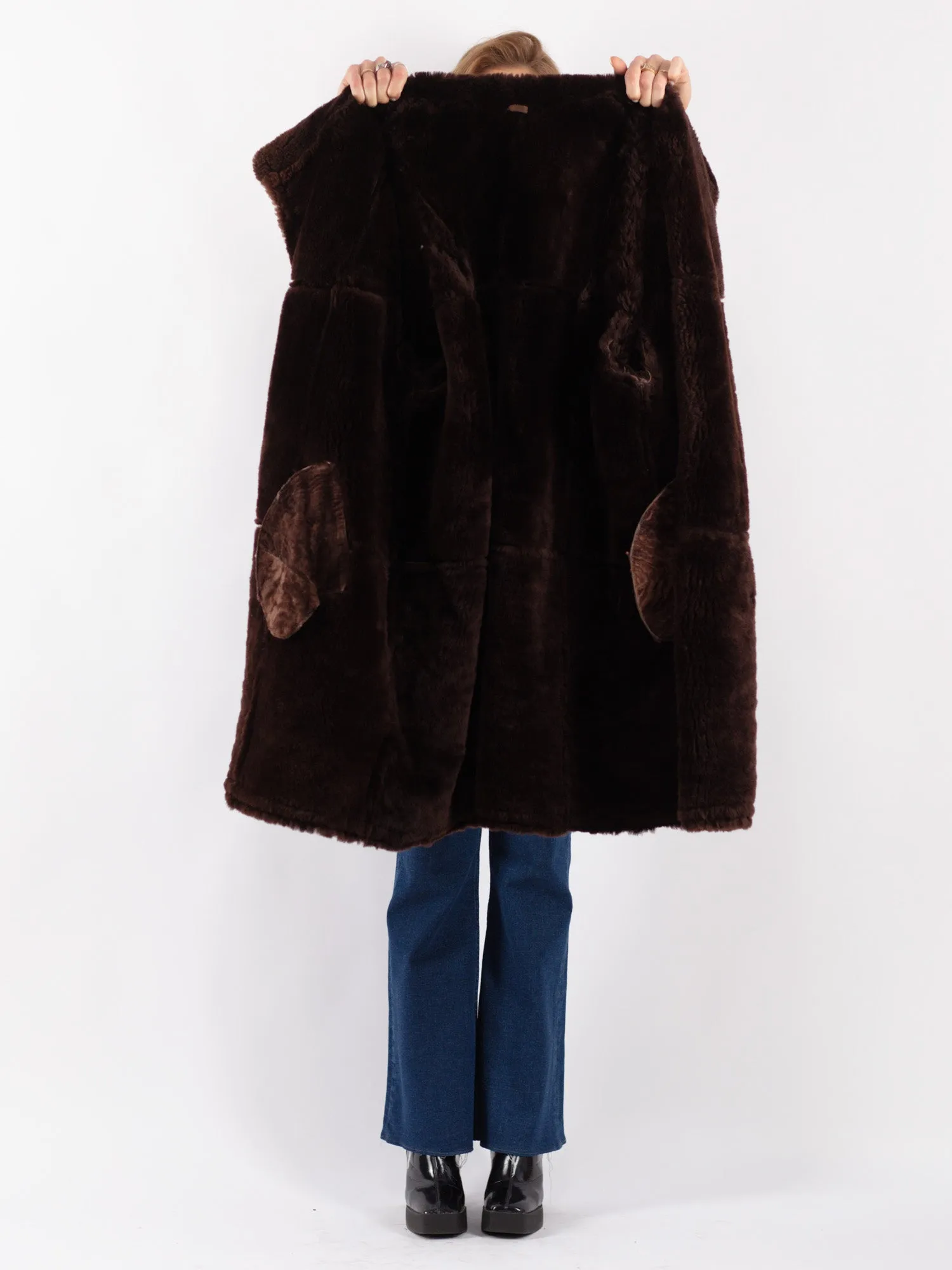 Vintage 90's Women Oversized Sheepskin Coat in Brown