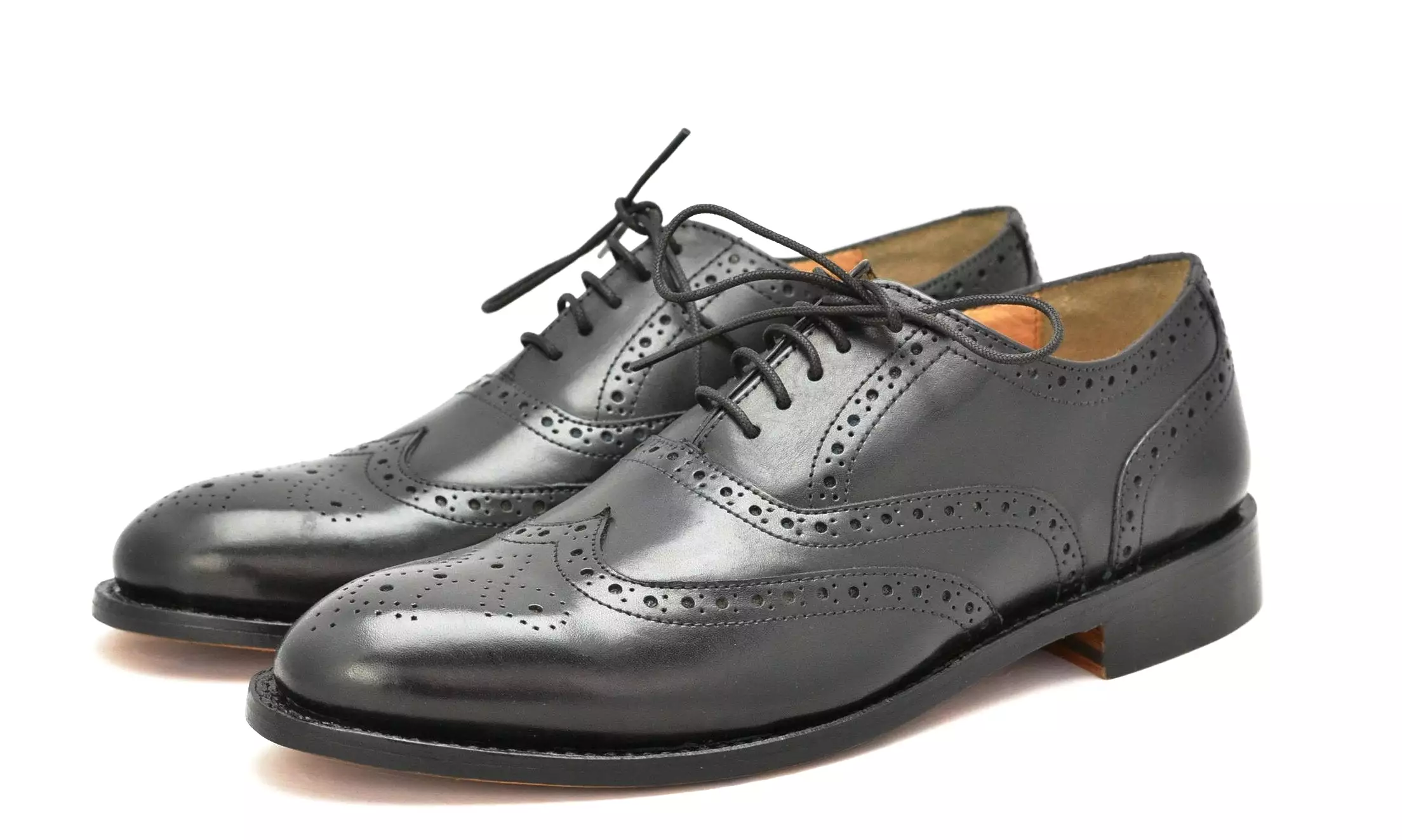 Wingtip brogue |  Black  |  calf